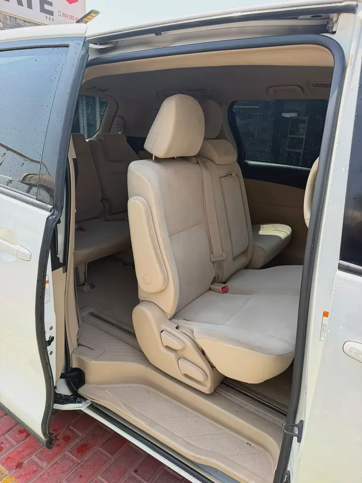Toyota Previa 2017 GCC Specs-6-6