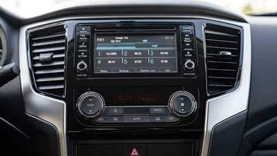 Mitsubishi L200 GLX Mitsubishi L200 Sportero 2.4L Diesel 4x4 2023-11