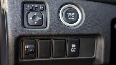 Mitsubishi L200 GLX Mitsubishi L200 Sportero 2.4L Diesel 4x4 2023-13