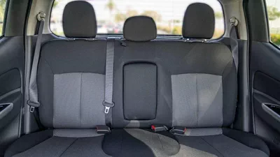 Mitsubishi L200 GLX Mitsubishi L200 Sportero 2.4L Diesel 4x4 2023-16