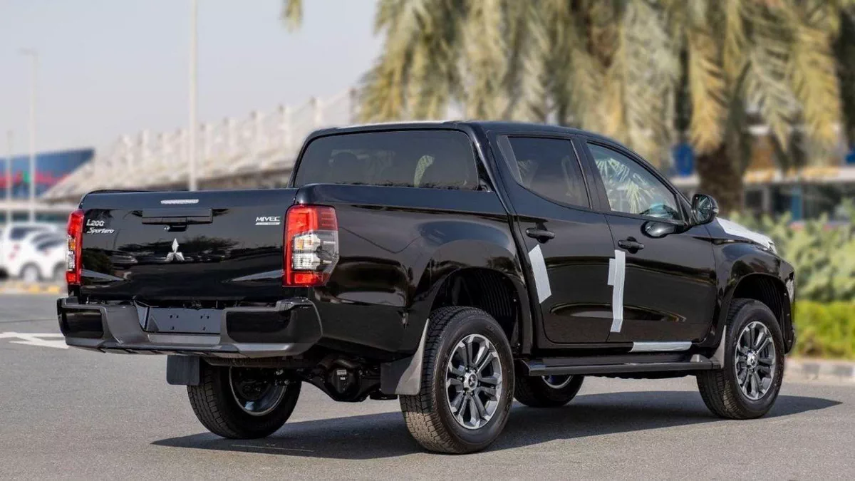 Mitsubishi L200 GLX Mitsubishi L200 Sportero 2.4L Diesel 4x4 2023-5-0