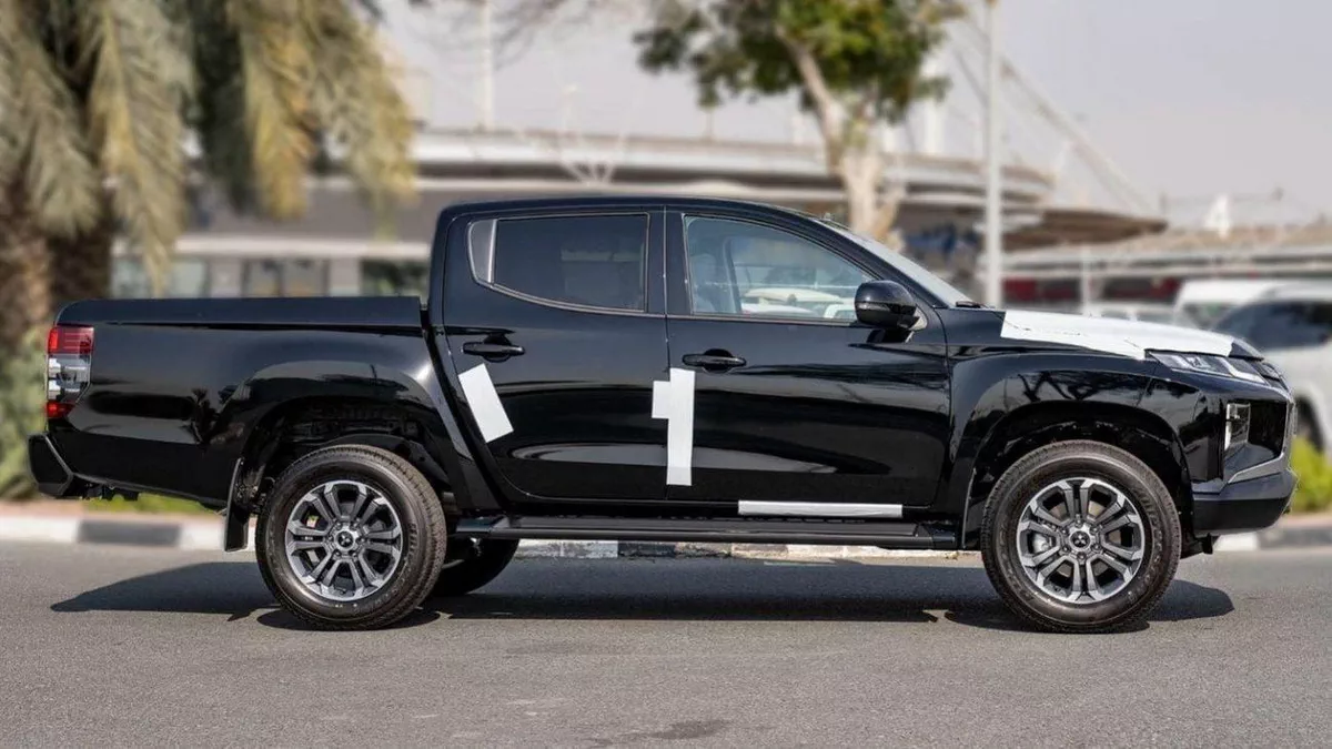 Mitsubishi L200 GLX Mitsubishi L200 Sportero 2.4L Diesel 4x4 2023-6-0