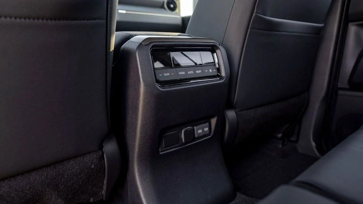 Toyota Prado 250 WX 2.4P AT ADVENTURE – BLACK-19-19
