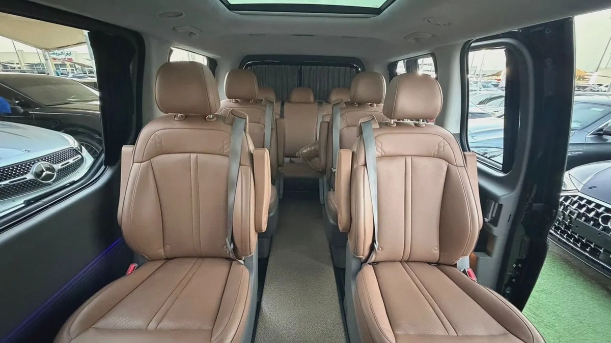 Hyundai Staria Luxury - Korean Specs 2023 هيونداي ستاريا موديل ٢٠٢٣ وارد كوريا-15-15