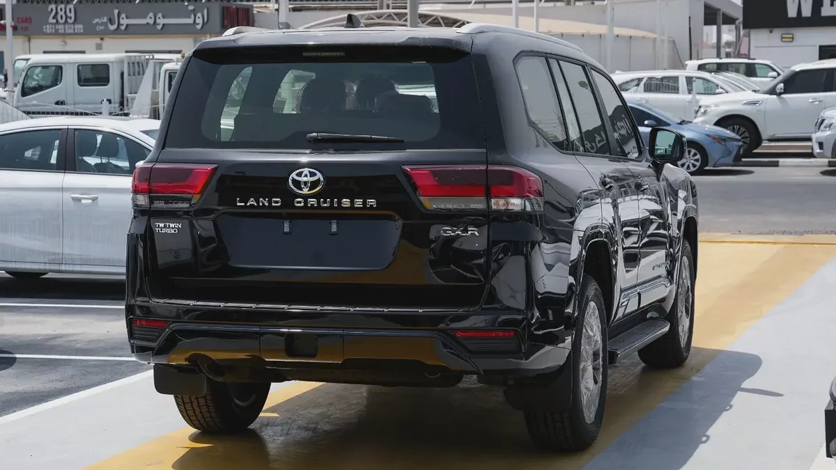Brand New 2026 Toyota Land Cruiser GXR 3.3  diesel full option -jpl  GCC Specs | Off-Road Legend-9-9