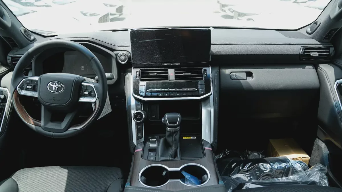 Brand New 2026 Toyota Land Cruiser GXR 3.3  diesel full option -jpl  GCC Specs | Off-Road Legend-19-19