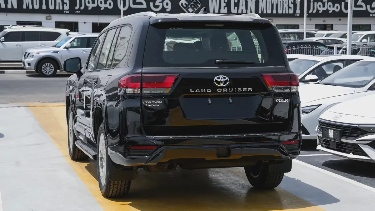Brand New 2026 Toyota Land Cruiser GXR 3.3  diesel full option -jpl  GCC Specs | Off-Road Legend-8-8