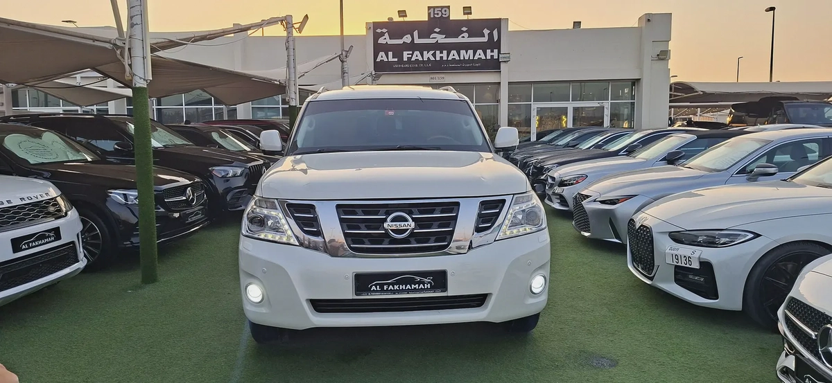 Nissan Patrol LE Titanium 2017 | GCC Specs | V8 5.6L-4-4
