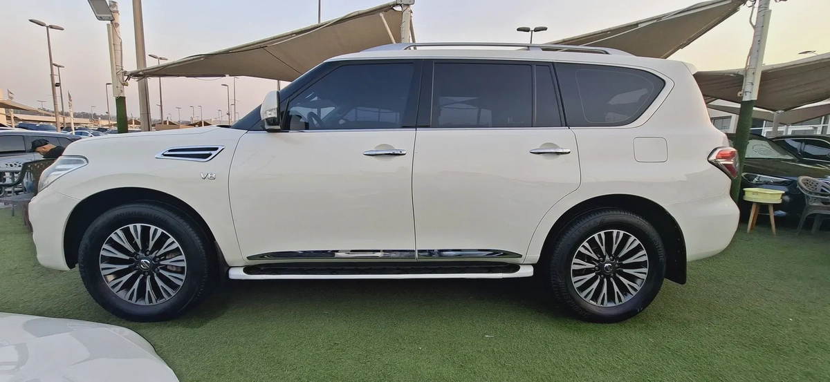 Nissan Patrol LE Titanium 2017 | GCC Specs | V8 5.6L-6-6