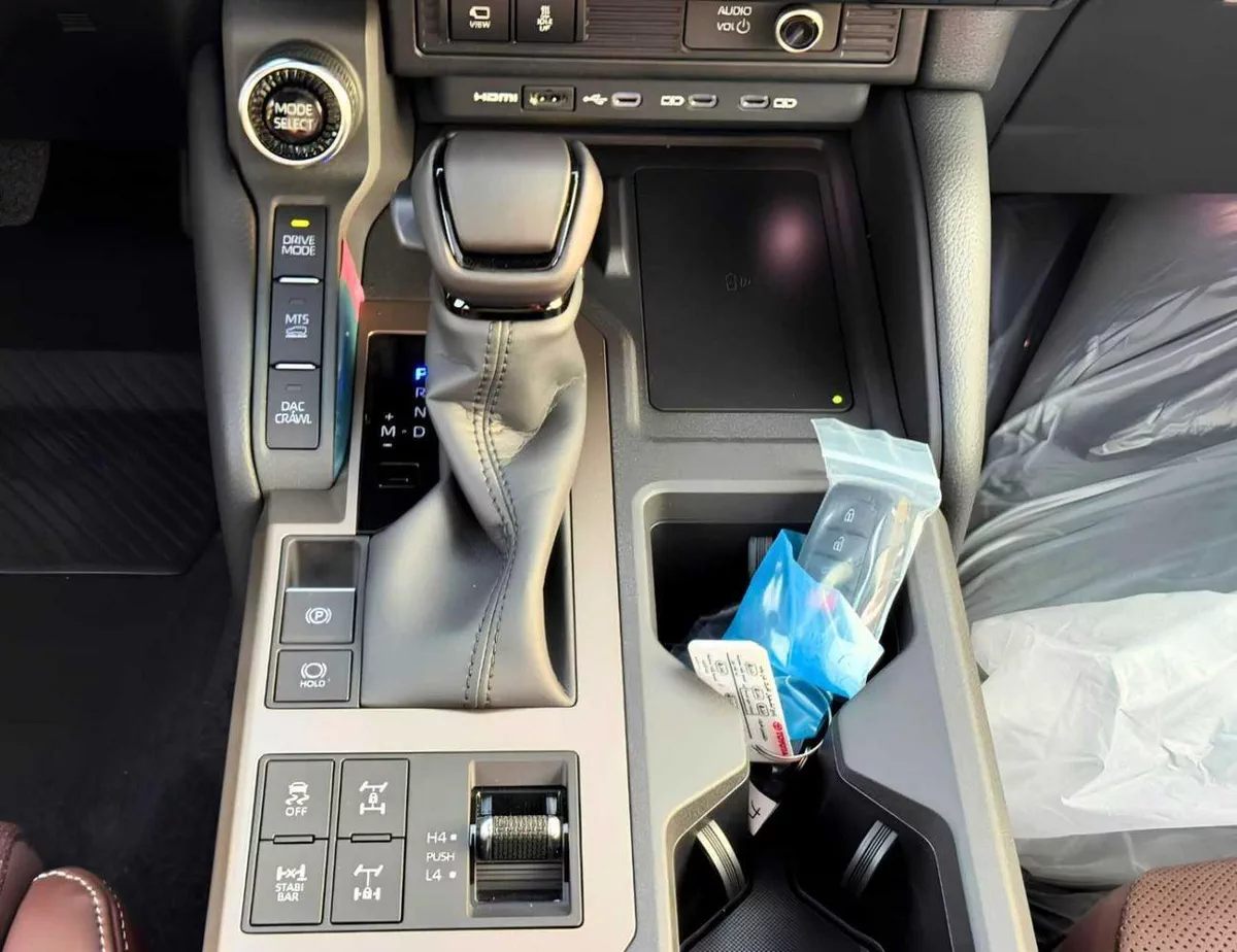 Toyota Prado VXR ADVENTURE | 2.8L DIESEL V4 | RADAR | HUD , LEATHER WITH MEMORY SEAT (CODE # PDADV1)-21-0