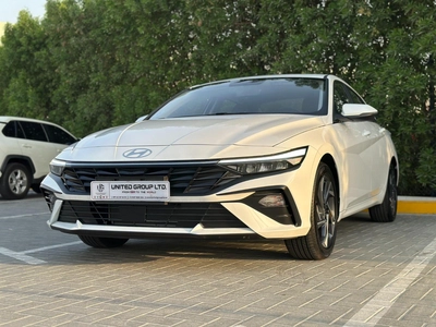 Hyundai Elantra 2025-0
