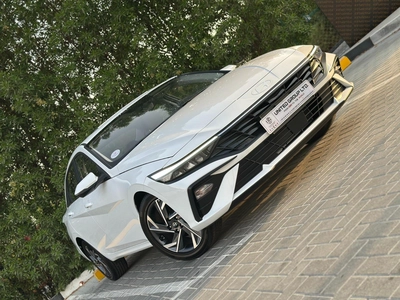 Hyundai Elantra 2025-18