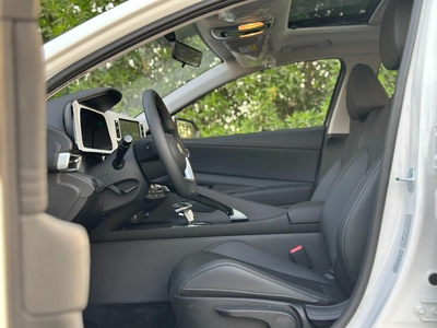 Hyundai Elantra 2025-1