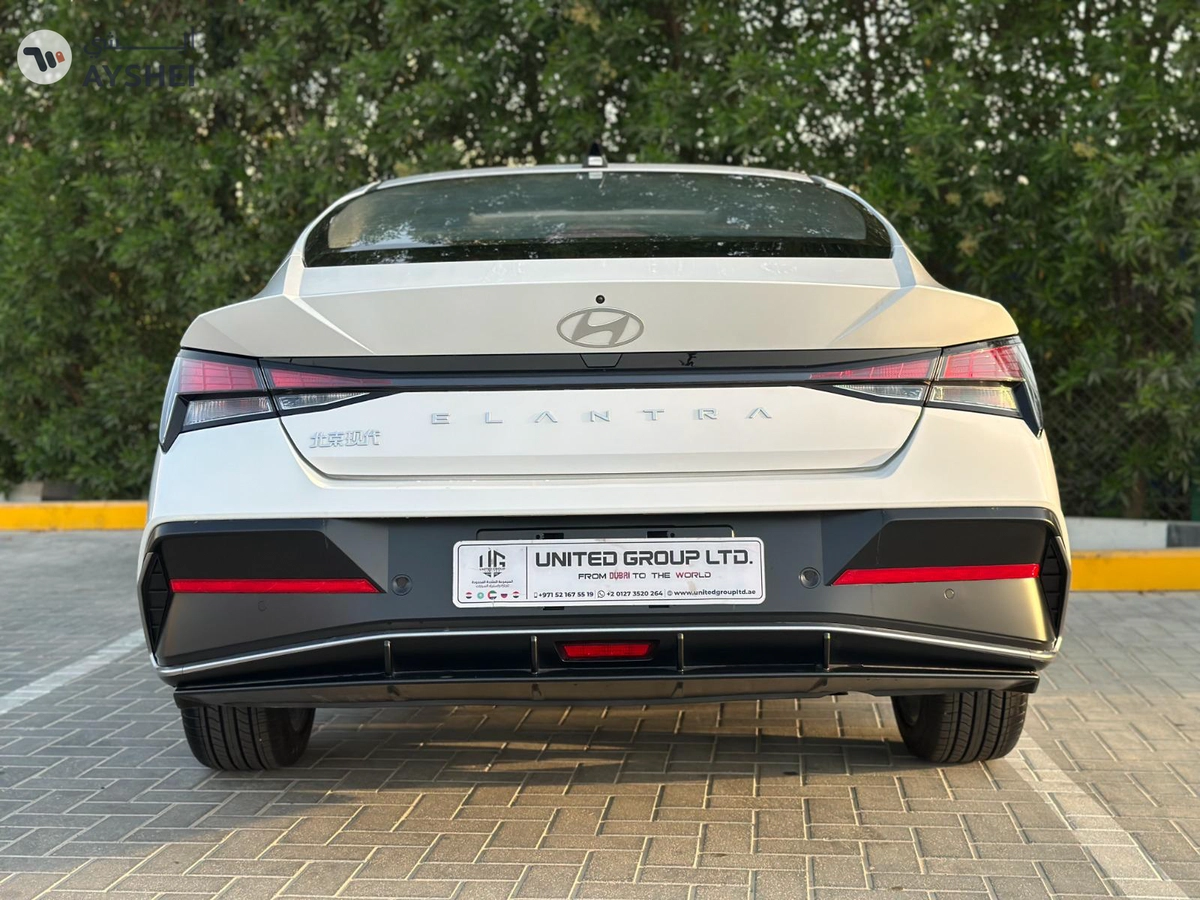 Hyundai Elantra 2025-10-10