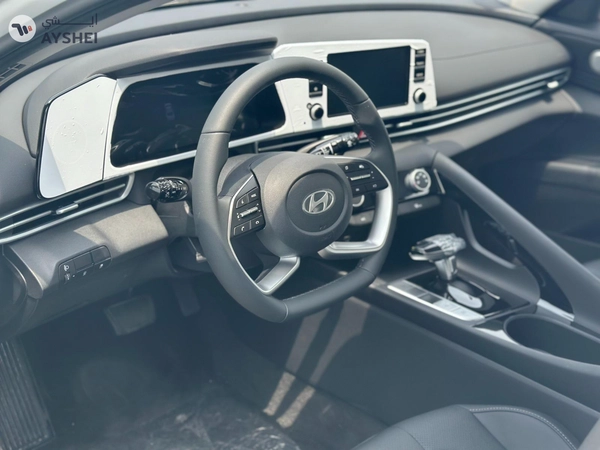 Hyundai Elantra 2025
