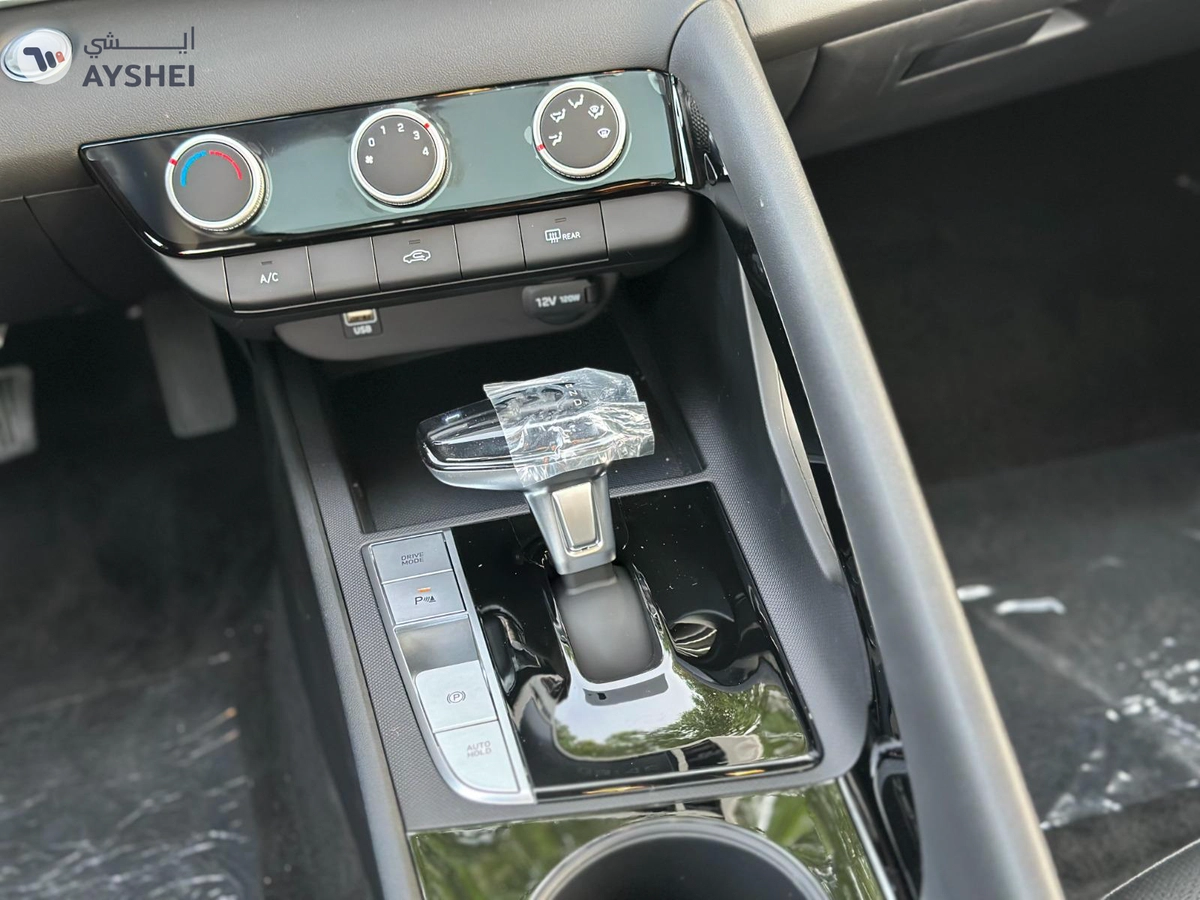 Hyundai Elantra 2025-6-6