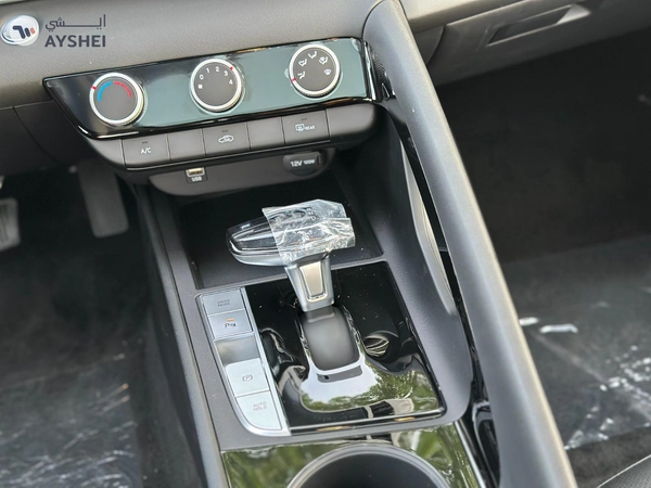 Hyundai Elantra 2025