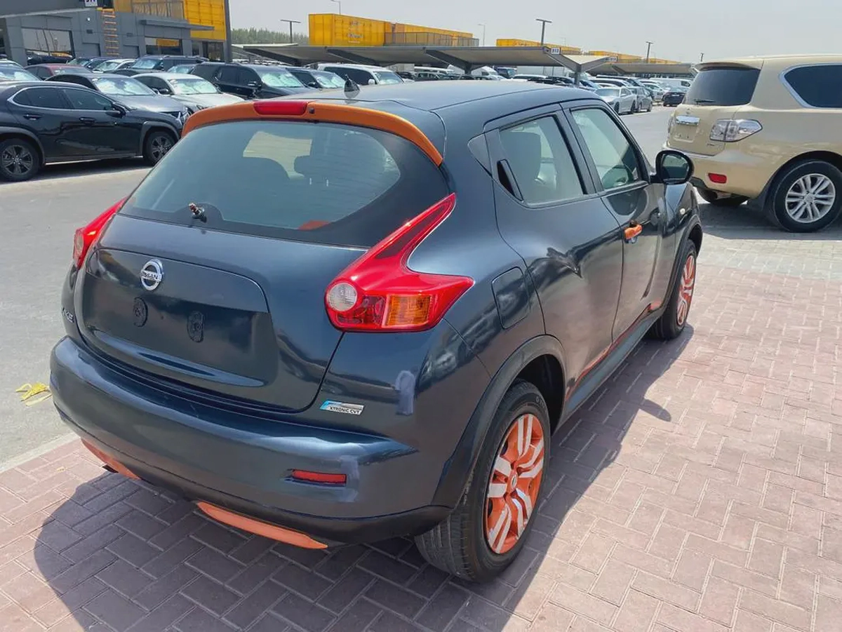 Nissan juke 2013 gary color GCC calen car