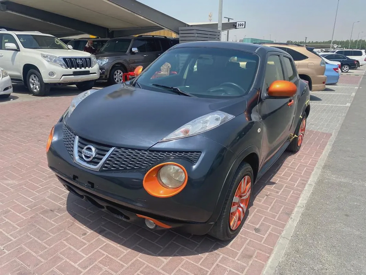 Nissan juke 2013 gary color GCC calen car