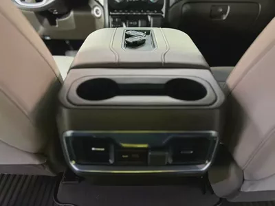 GMC Sierra Elevation 2022 خليجي | X31 off road | محرك 5.3L V8 - Excellent Condition-8