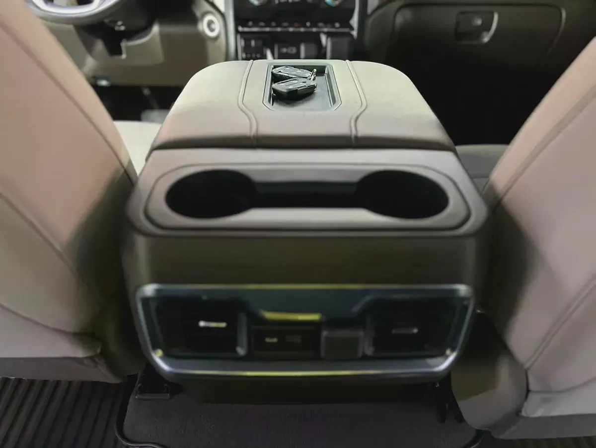 GMC Sierra Elevation 2022 خليجي | X31 off road | محرك 5.3L V8 - Excellent Condition-8-8