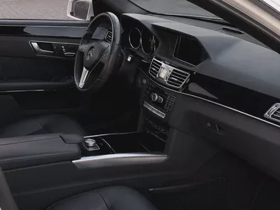 MERCEDES BENZ | E300 | AVANTGRADE | LOW MILEAGE | FREE ACCIDENT | WELL MAINTAINED-15
