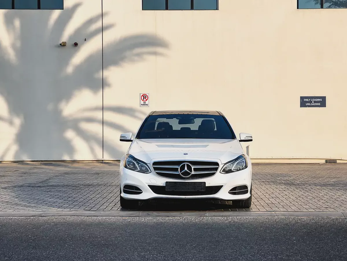 MERCEDES BENZ | E300 | AVANTGRADE | LOW MILEAGE | FREE ACCIDENT | WELL MAINTAINED-1-1