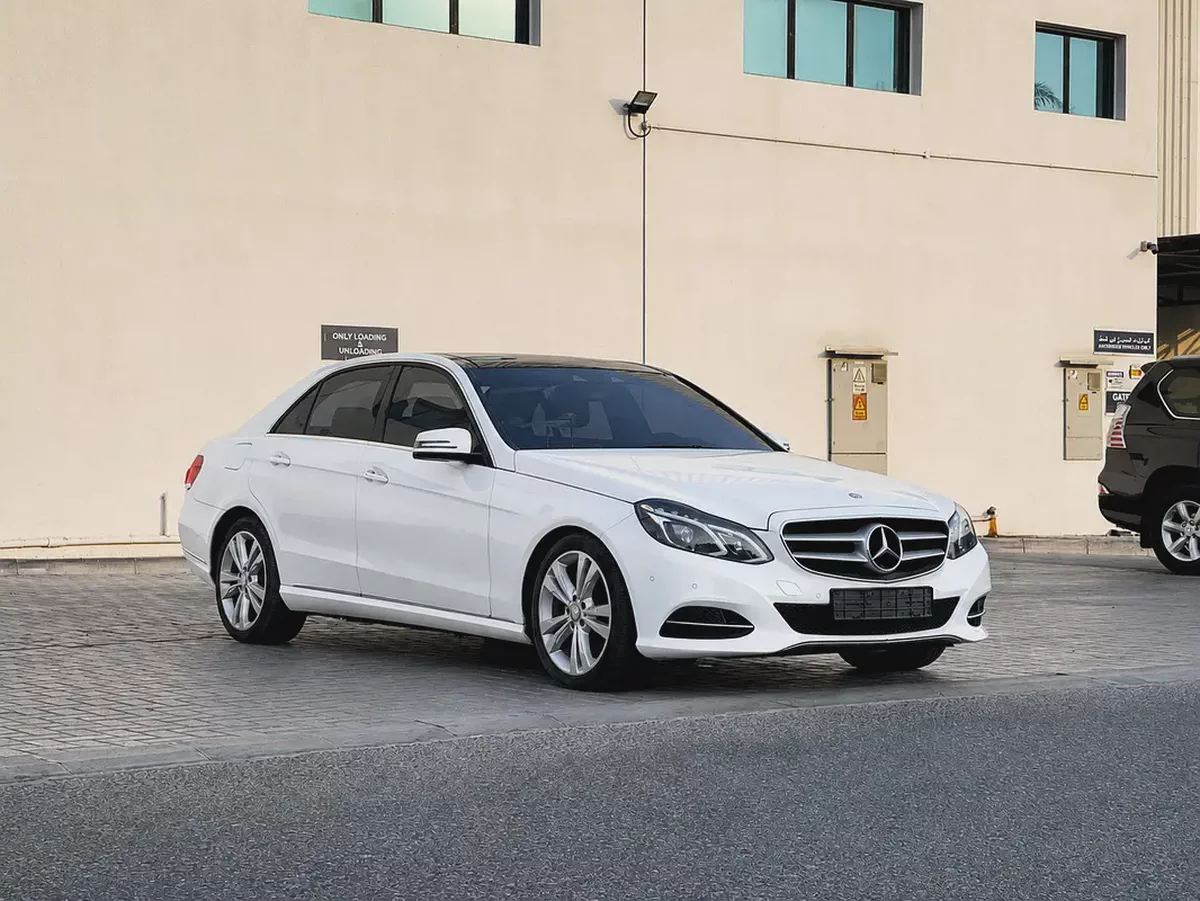 MERCEDES BENZ | E300 | AVANTGRADE | LOW MILEAGE | FREE ACCIDENT | WELL MAINTAINED-2-2