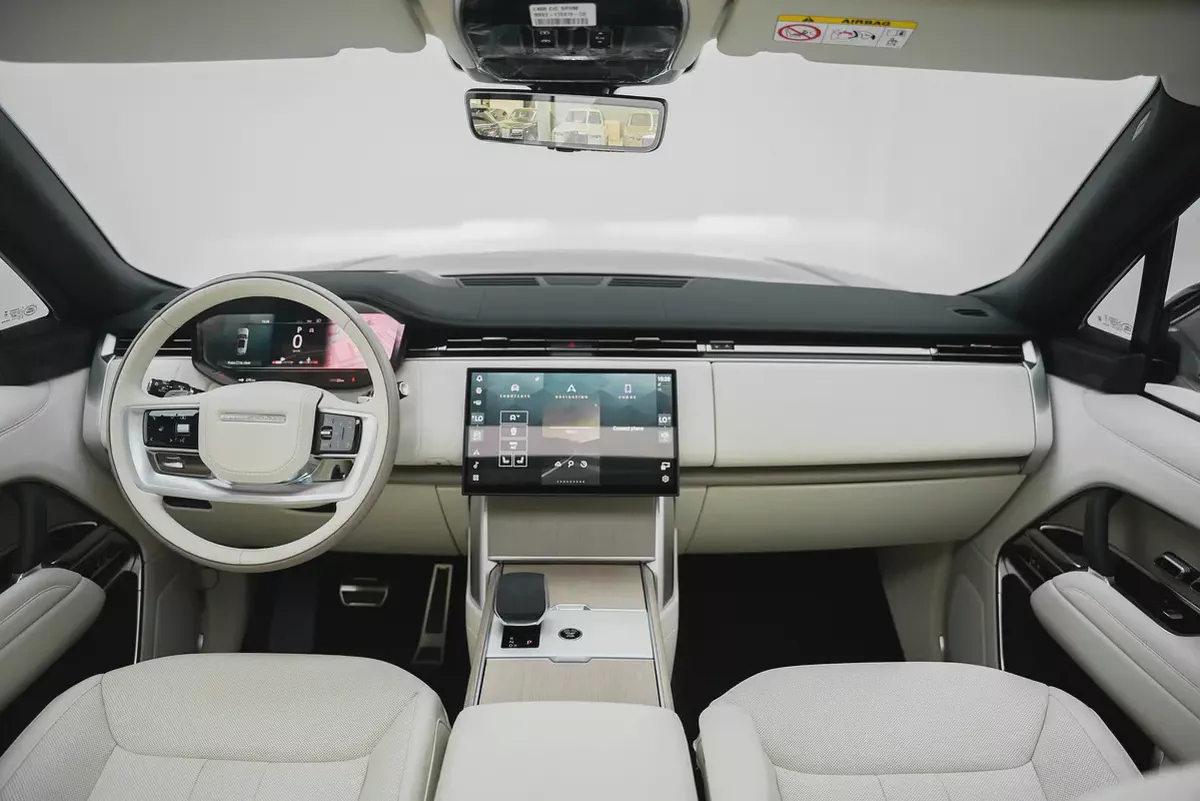 2026 Land Rover Range Rover HSE | GCC Specs | Luxury SUV-4-4