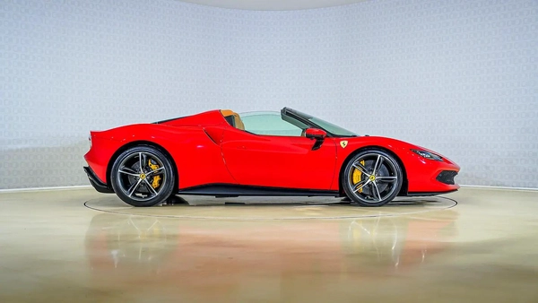 Ferrari 296 GTS Standard
