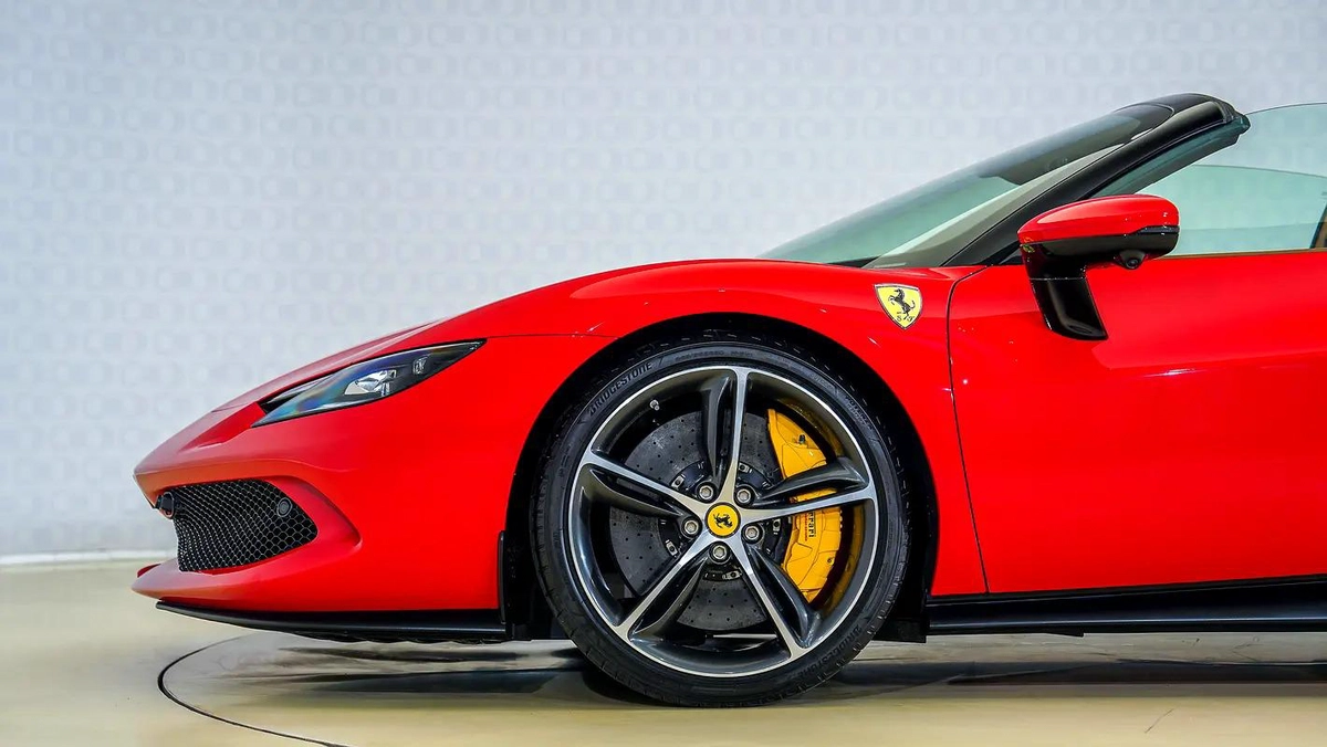 Ferrari 296 GTS Standard-7-7