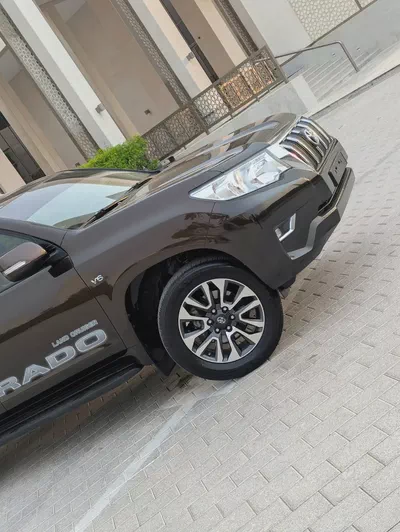 Toyota Prado 2022 TXL Top full Option V6 4.0L Excellent Condition-14