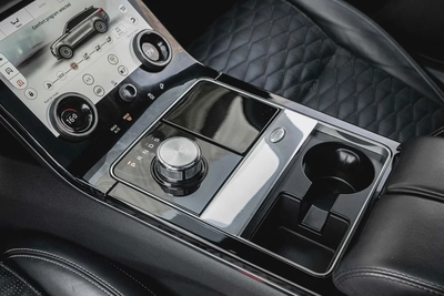 3,232 P.M |  Range Rover Velar SV Autobiography | 0% Downpayment | Fantastic Condition!-9