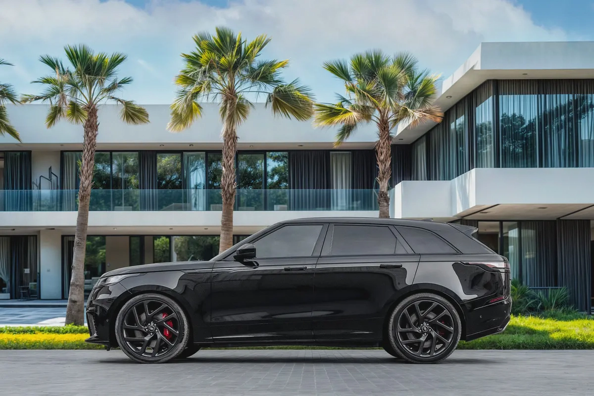 3,232 P.M |  Range Rover Velar SV Autobiography | 0% Downpayment | Fantastic Condition!-1-1