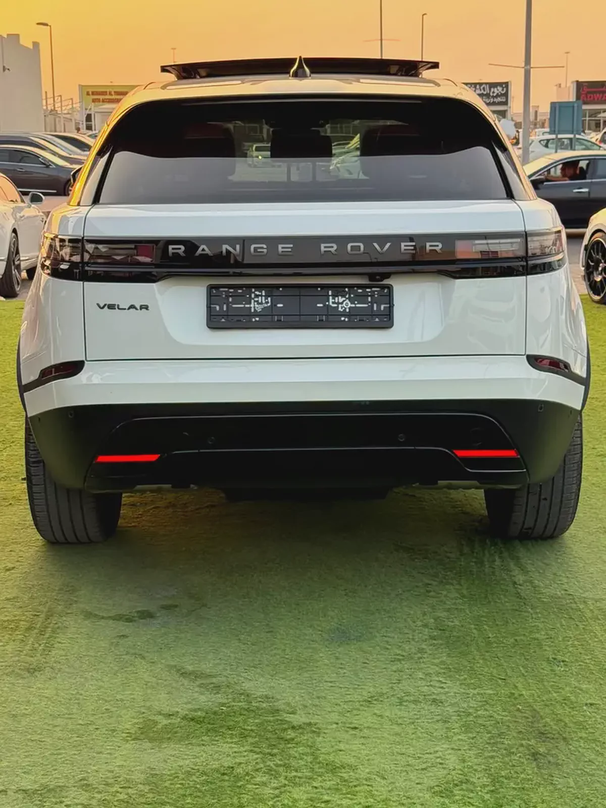 2026 Land Rover Range Rover Velar P250 SE | American Specs-4-4