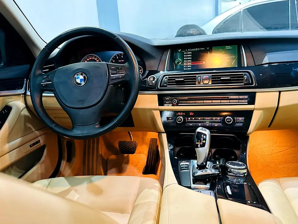 BMW 535i 2016 GCC SPECS LOW KILOMETER WITH ONE YEAR WARRANTY-11-11