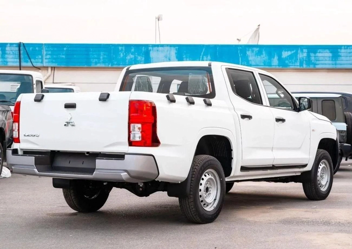 Mitsubishi L200 Mitsubishi L200 4WD 2.4L Diesel MT 2025-11-11