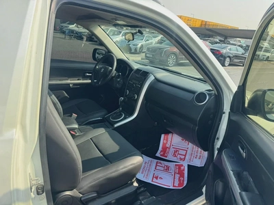Suzuki Vitara 2010 white color 2 does GCzc calen car-9