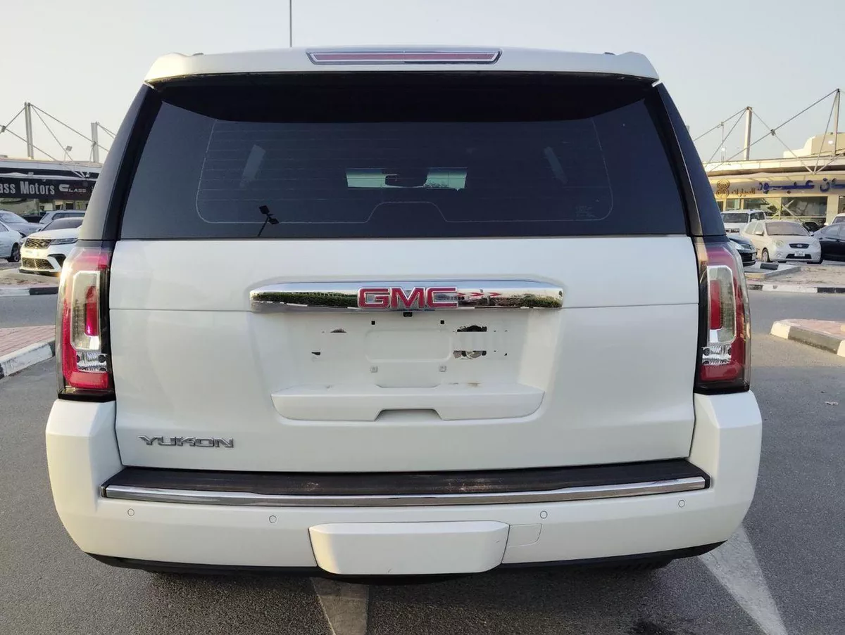 GMC Yukon DENALI-4-0