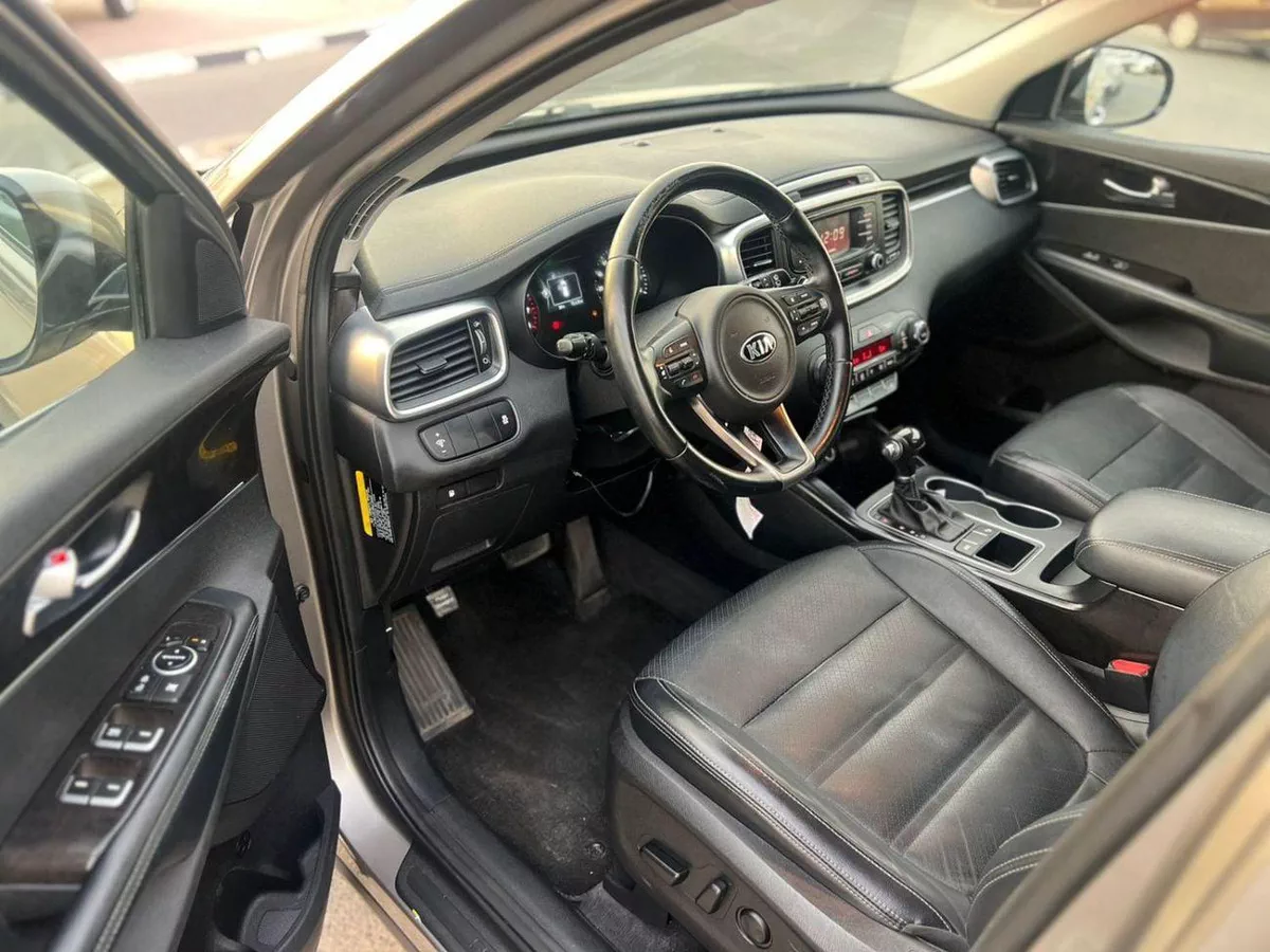 Kia Sorento EX 2016 Kia Sorento 3.3L V6 FWD-Petrol Rear Camera & Sensor - Leather Seat - 75000 mileage -31999 AE-9-0