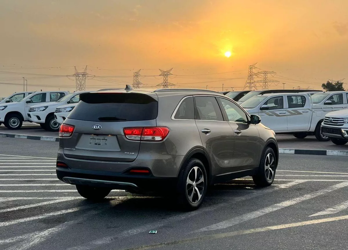 Kia Sorento EX 2016 Kia Sorento 3.3L V6 FWD-Petrol Rear Camera & Sensor - Leather Seat - 75000 mileage -31999 AE-7-0