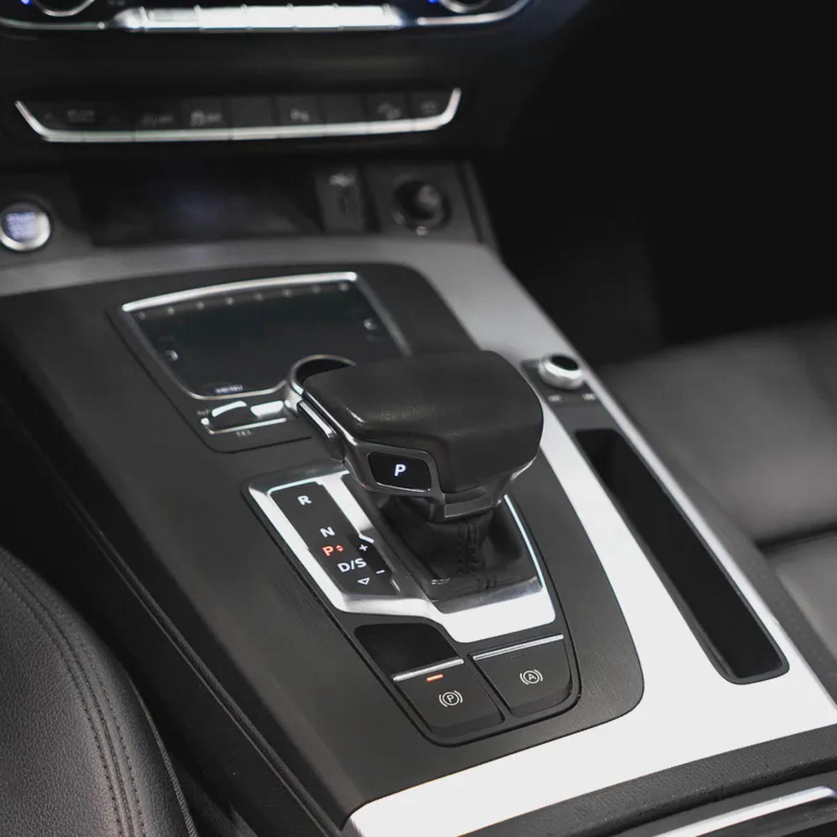 AED 1,724 p.m • 0% Downpayment • Audi Q5 45TFSI S-Line • 1 Year Warranty-12-12