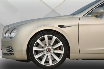 BENTLEY FLYING SPUR V.8 - 2016 - GCC - VENTILATED SEATS - REAR ENTERTINMENT - FULLY LOADED-6