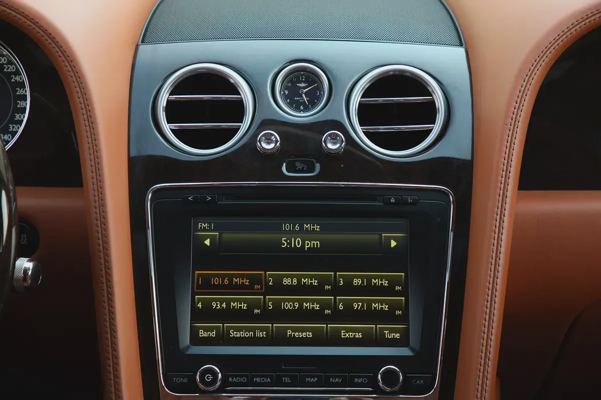 BENTLEY FLYING SPUR V.8 - 2016 - GCC - VENTILATED SEATS - REAR ENTERTINMENT - FULLY LOADED-14-14