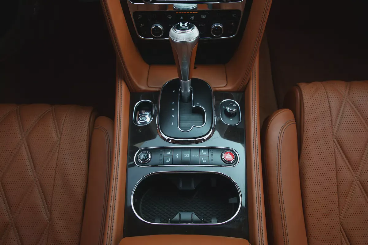 BENTLEY FLYING SPUR V.8 - 2016 - GCC - VENTILATED SEATS - REAR ENTERTINMENT - FULLY LOADED-15-15