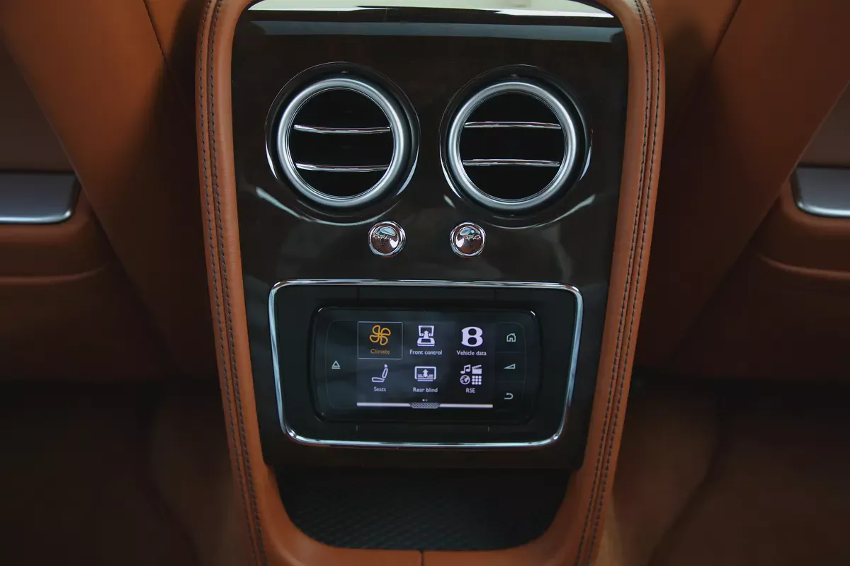 BENTLEY FLYING SPUR V.8 - 2016 - GCC - VENTILATED SEATS - REAR ENTERTINMENT - FULLY LOADED-16-16