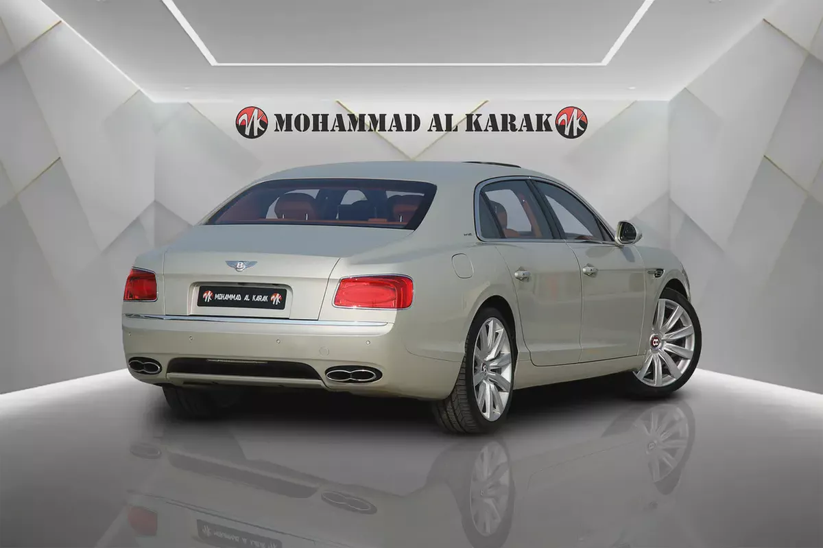 BENTLEY FLYING SPUR V.8 - 2016 - GCC - VENTILATED SEATS - REAR ENTERTINMENT - FULLY LOADED-5-5