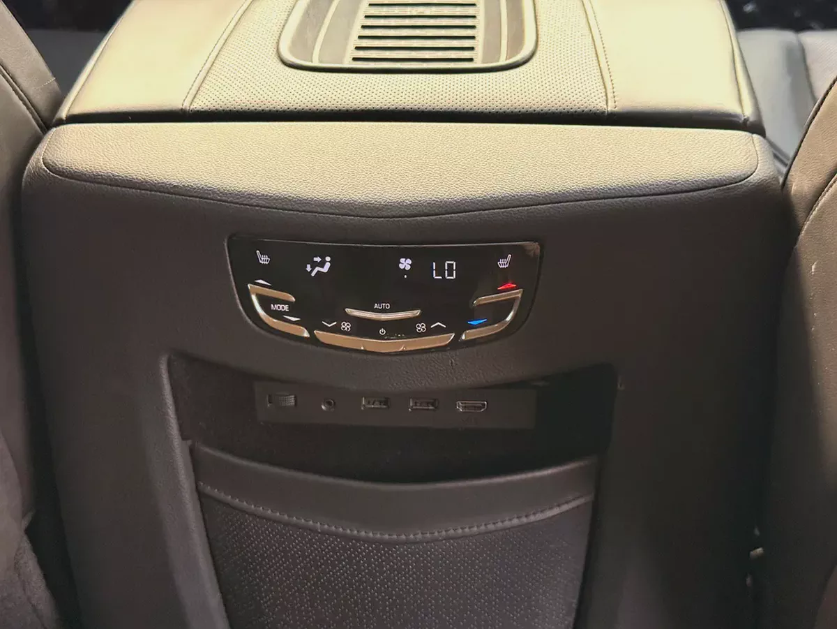 2019 Cadillac Escalade Platinum Luxury | Canadian Specs | Fully Loaded-13-13