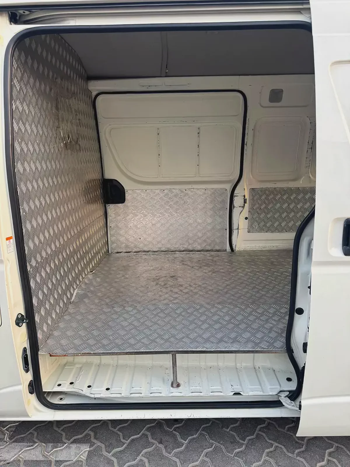 Toyota Hiace 2021 Standard GCC Specs-9-9