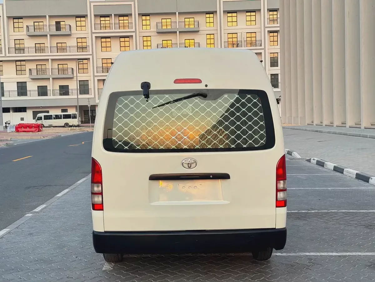 Toyota Hiace 2021 Standard GCC Specs-6-6